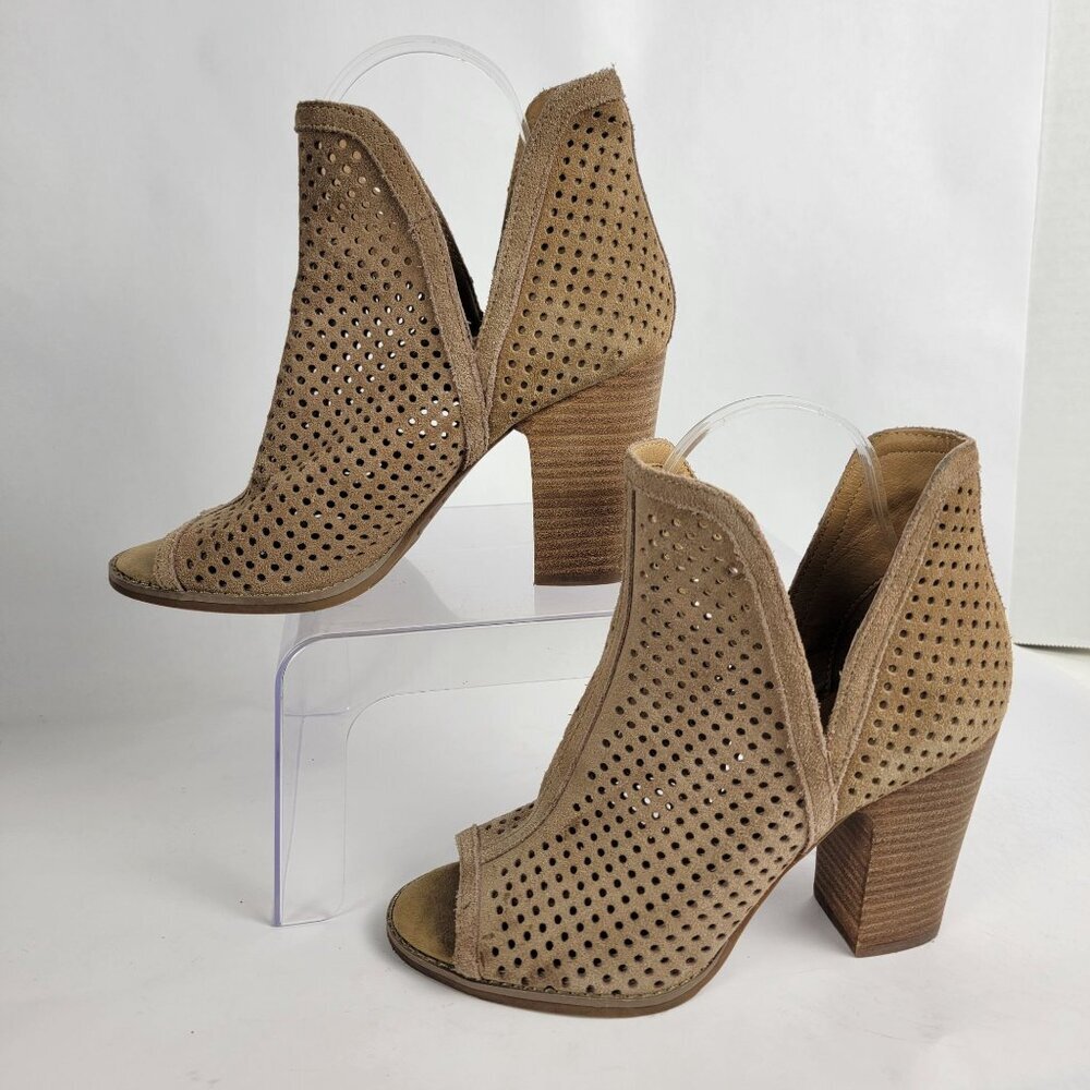 Lucky Brand Larise Womens 7 Perforated Suede Slit Notched Booties Tan Peep‎ Toe - Picture 2 of 13